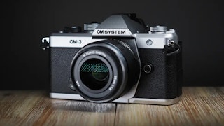 2026年版】OLYMPUS OM SYSTEM OM-1とOM-3を徹底比較！サイズ・動体性能